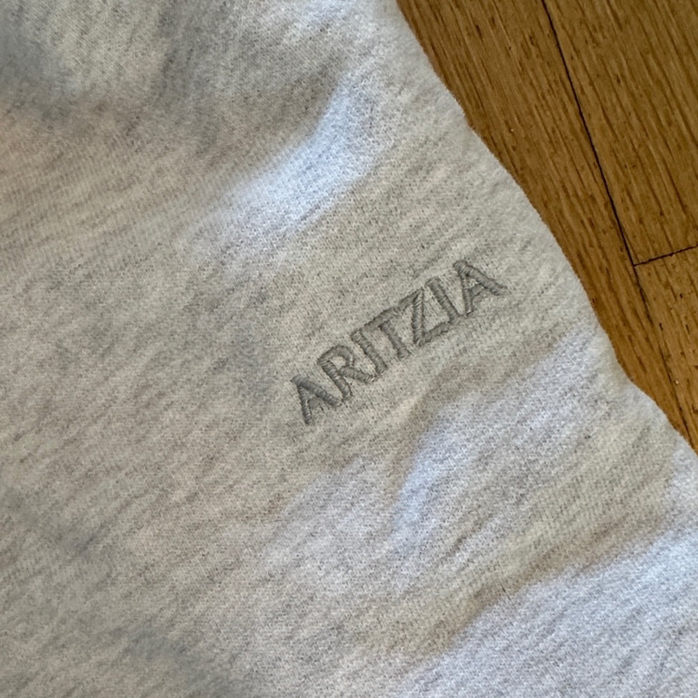 Aritzia Light Gray Women’s Joggers - Picture 3 of 4